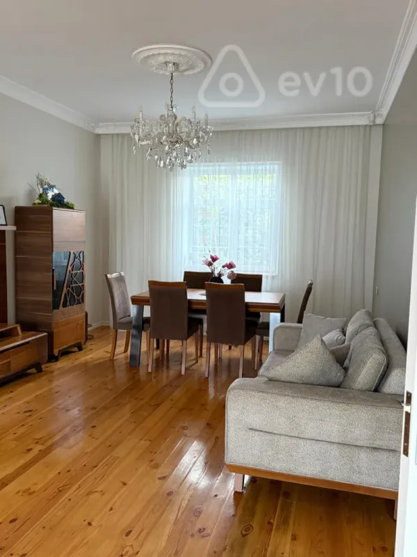 Satılır 4 otaqlı həyət evi 160 m²