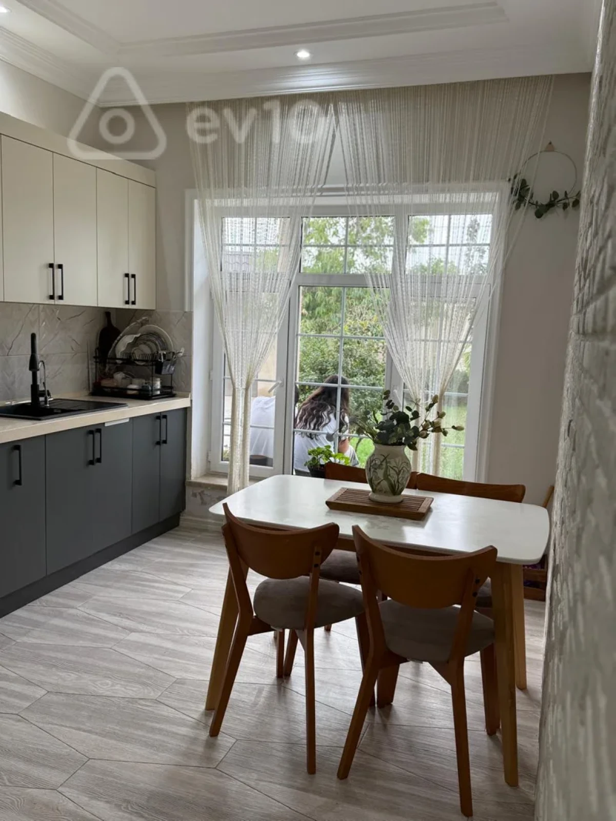 Satılır 4 otaqlı həyət evi 160 m²