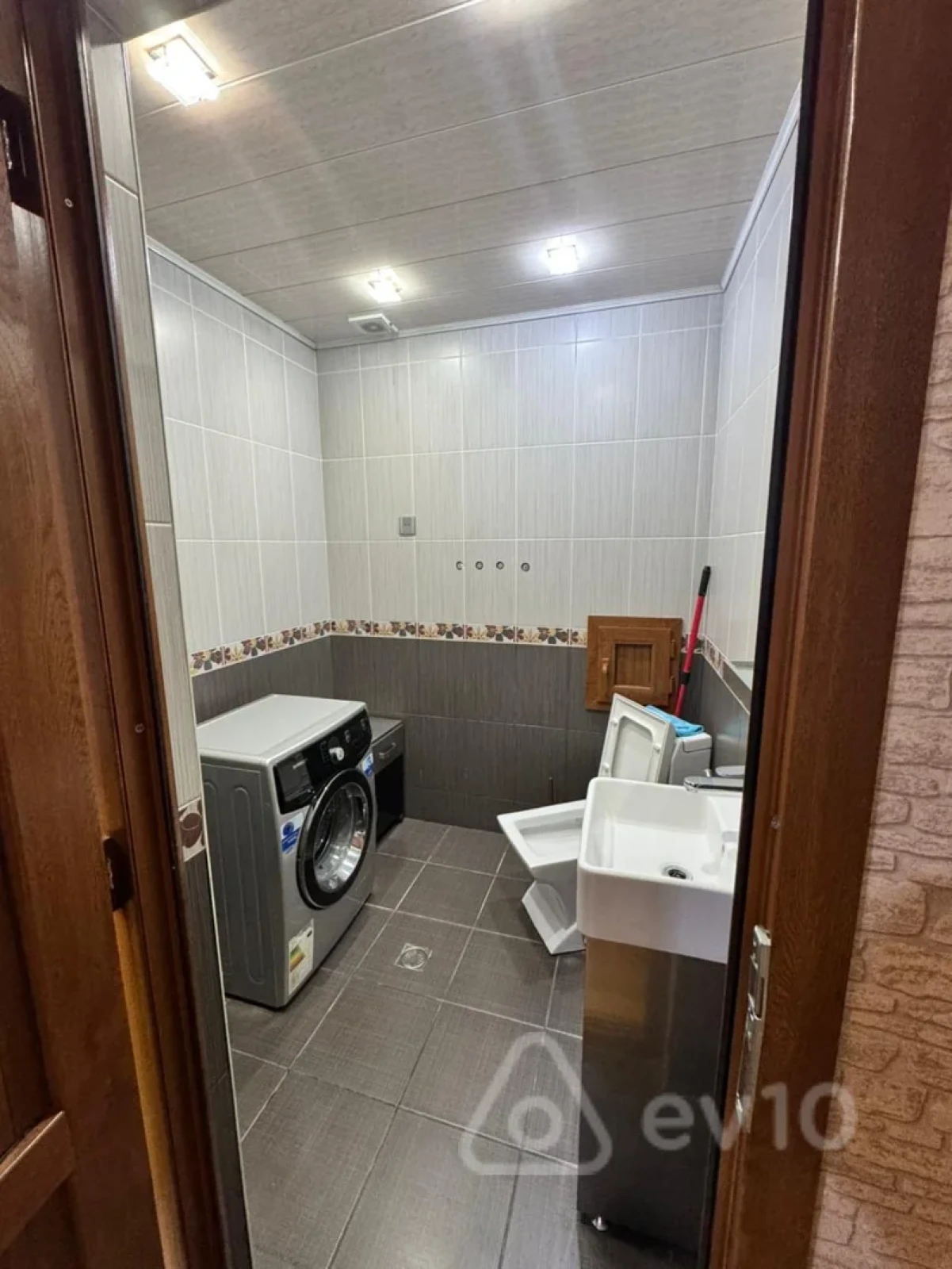 Kirayə verilir 3 otaqlı yeni tikili 130 m²