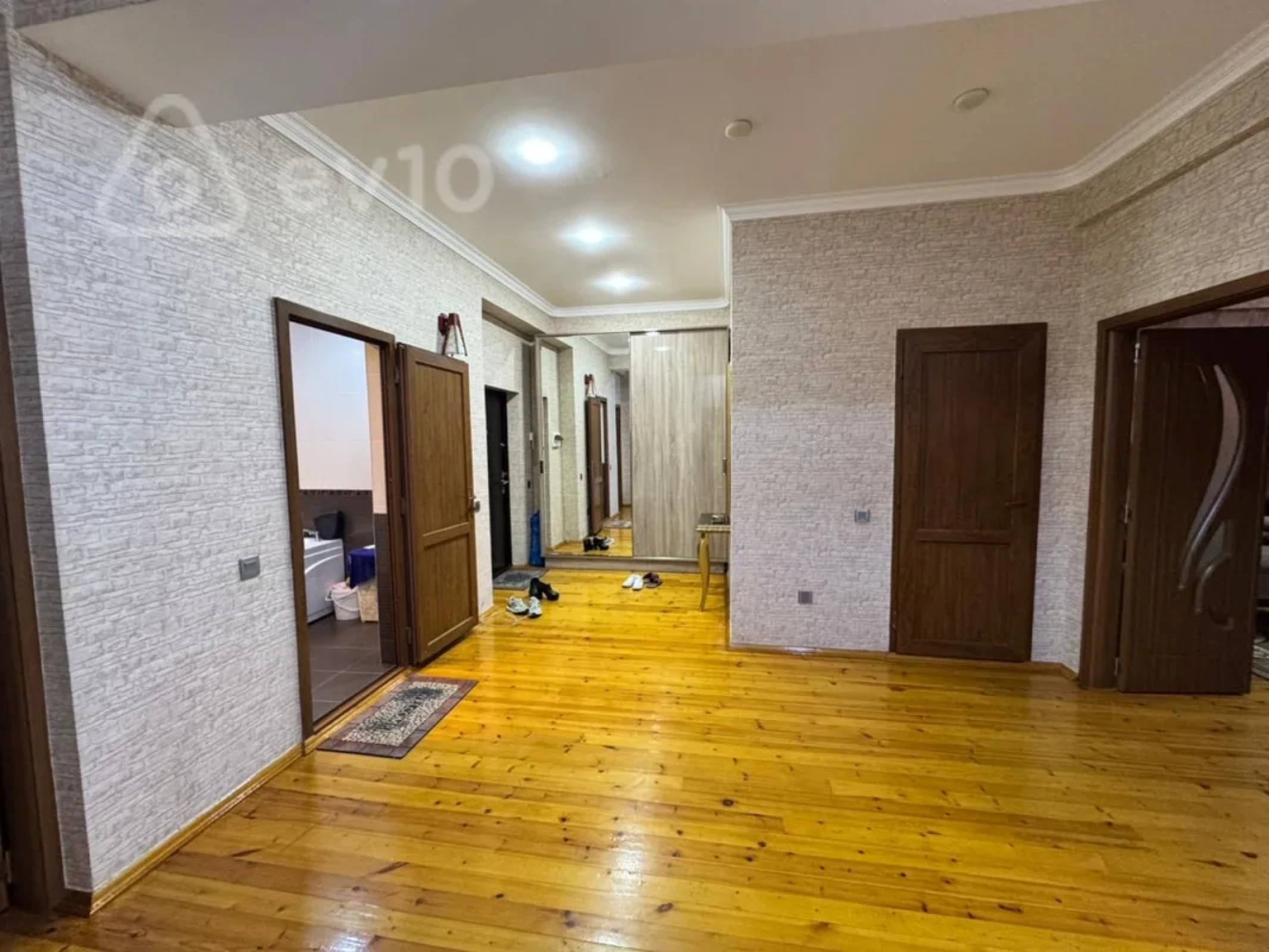 Kirayə verilir 3 otaqlı yeni tikili 130 m²