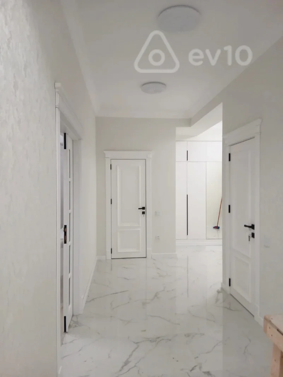 Kirayə verilir 3 otaqlı yeni tikili 140 m²