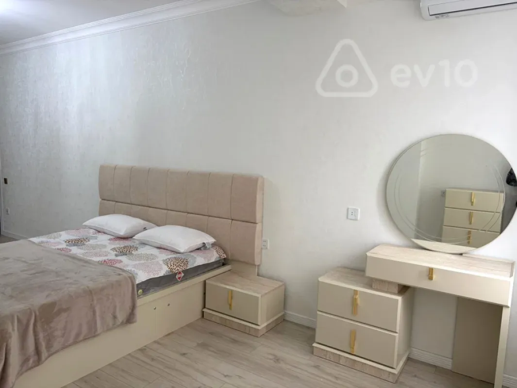 Kirayə verilir 3 otaqlı yeni tikili 140 m²