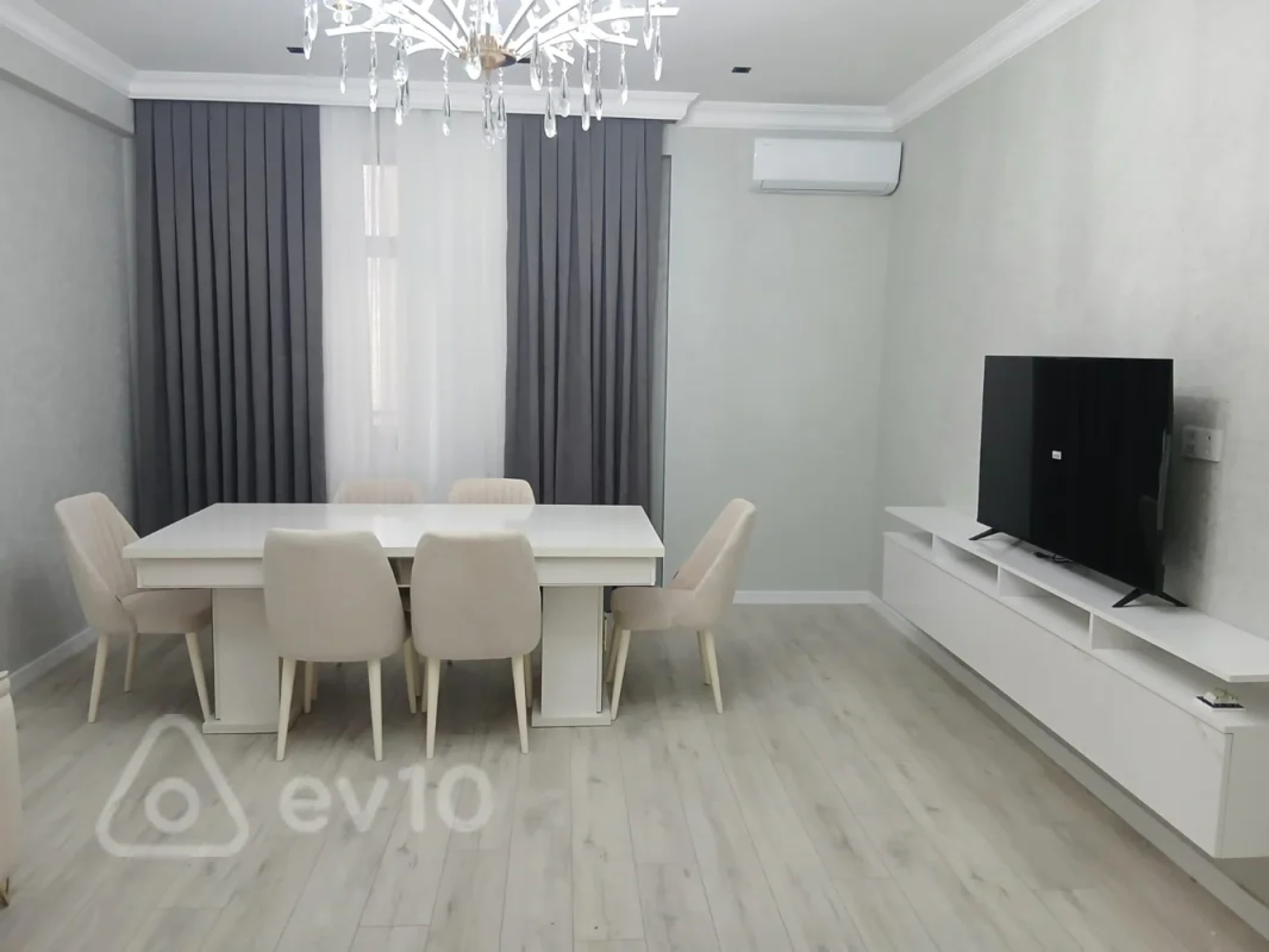 Kirayə verilir 3 otaqlı yeni tikili 140 m²