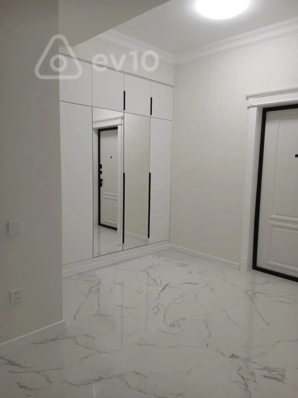 Kirayə verilir 3 otaqlı yeni tikili 140 m²