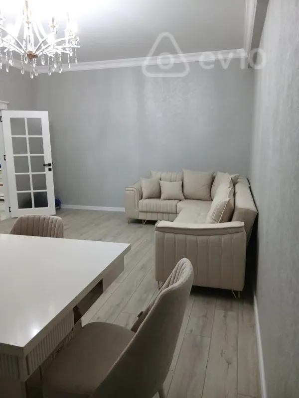 Kirayə verilir 3 otaqlı yeni tikili 140 m²