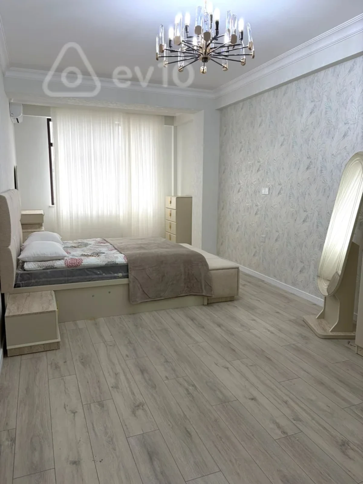 Kirayə verilir 3 otaqlı yeni tikili 140 m²