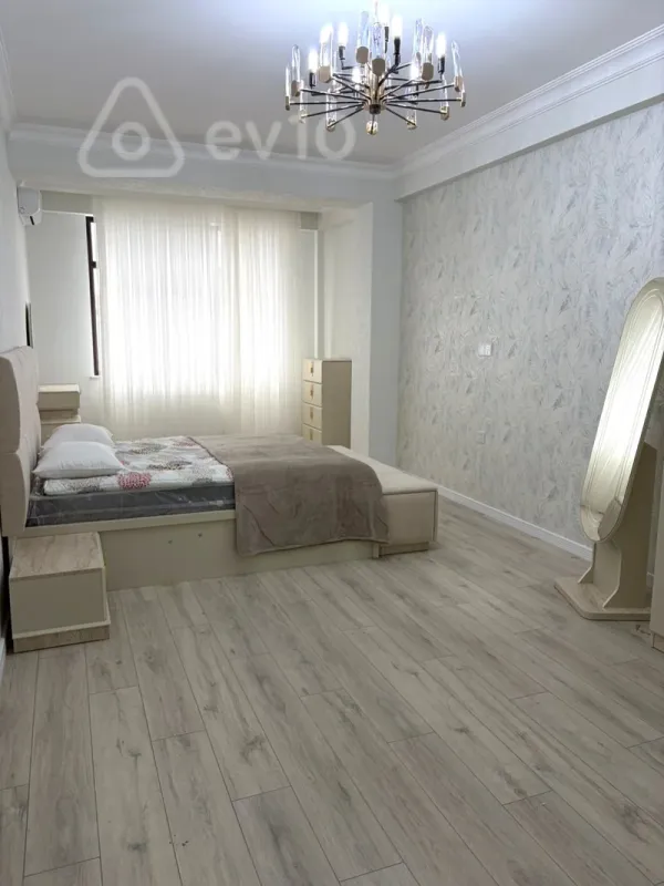 Kirayə verilir 3 otaqlı yeni tikili 140 m²