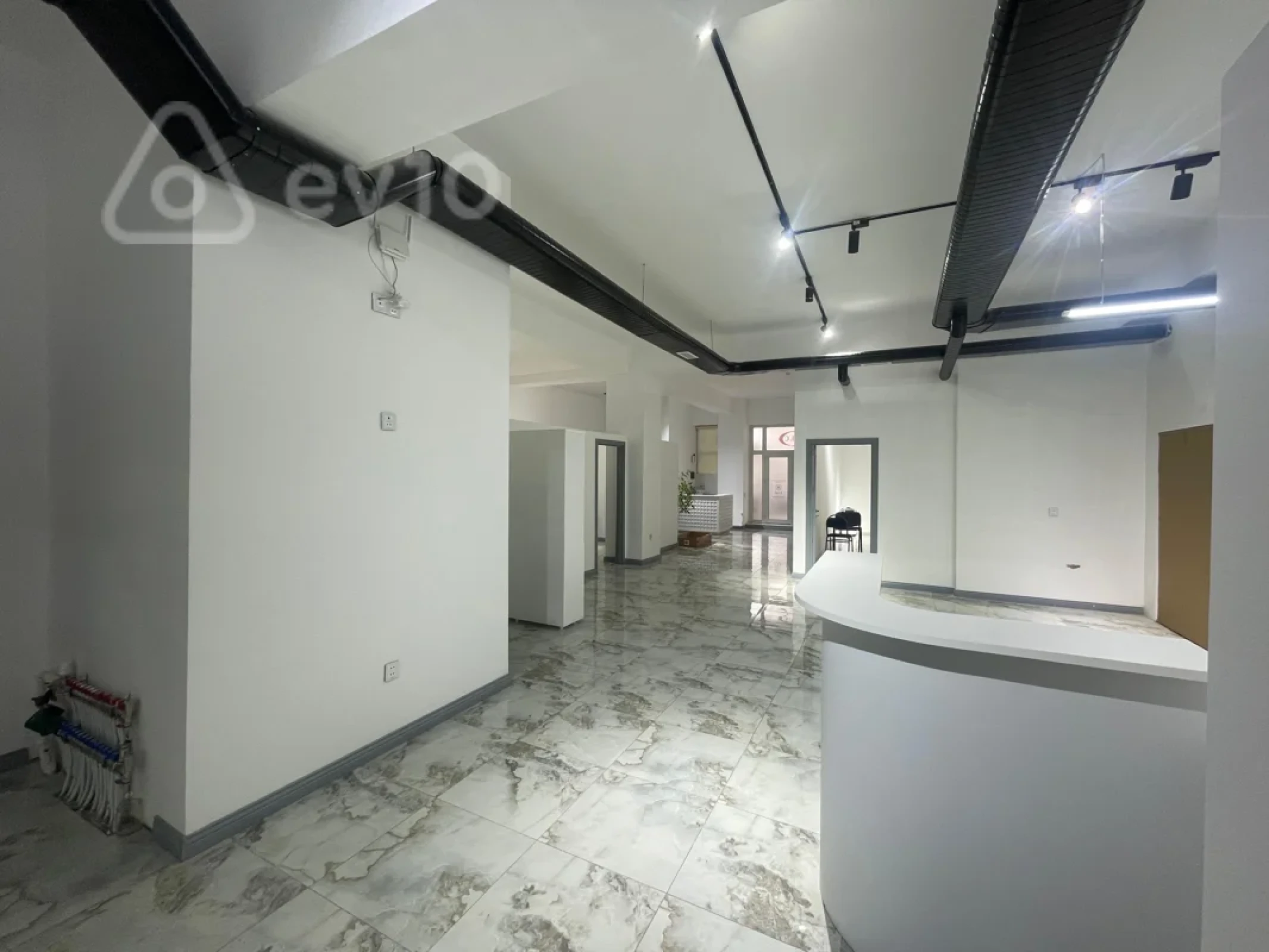 Kirayə verilir mənzil 215 m²