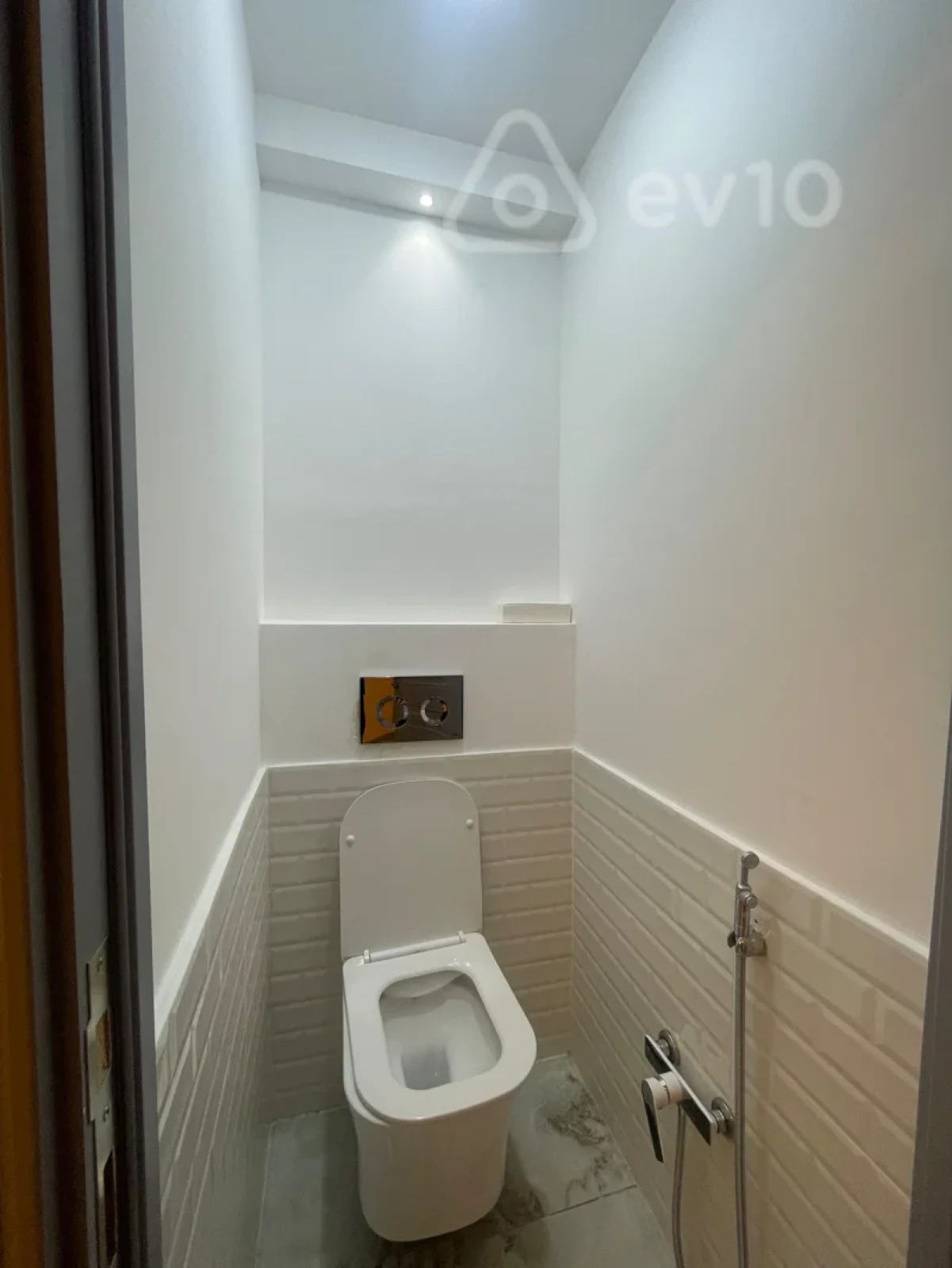 Kirayə verilir mənzil 215 m²