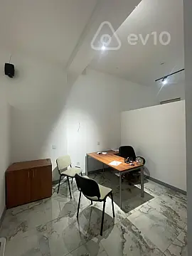 Kirayə verilir mənzil 215 m²