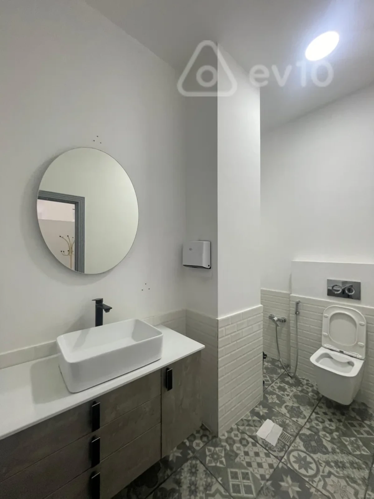 Kirayə verilir mənzil 215 m²