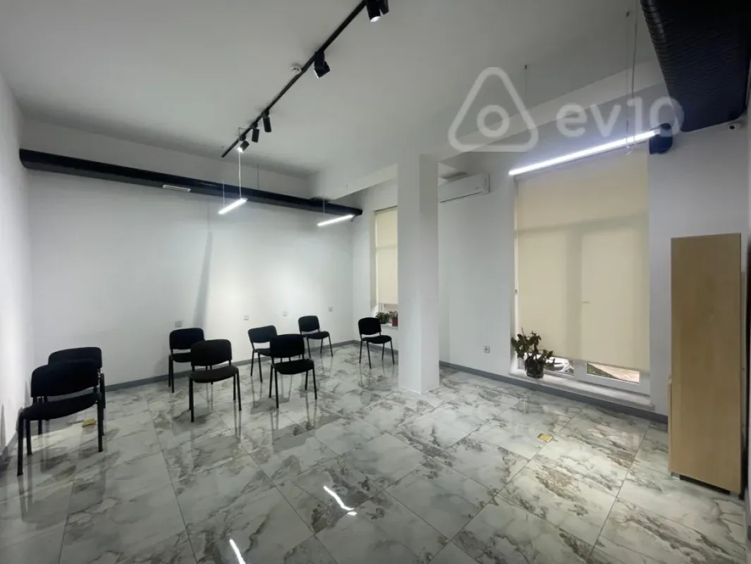 Kirayə verilir mənzil 215 m²