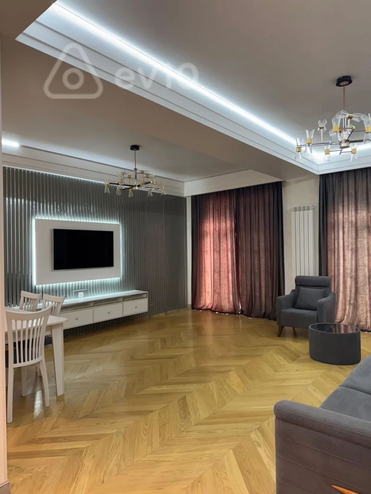 Kirayə verilir 3 otaqlı yeni tikili 180 m²