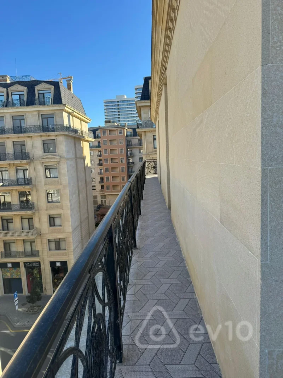 Kirayə verilir 3 otaqlı yeni tikili 180 m²