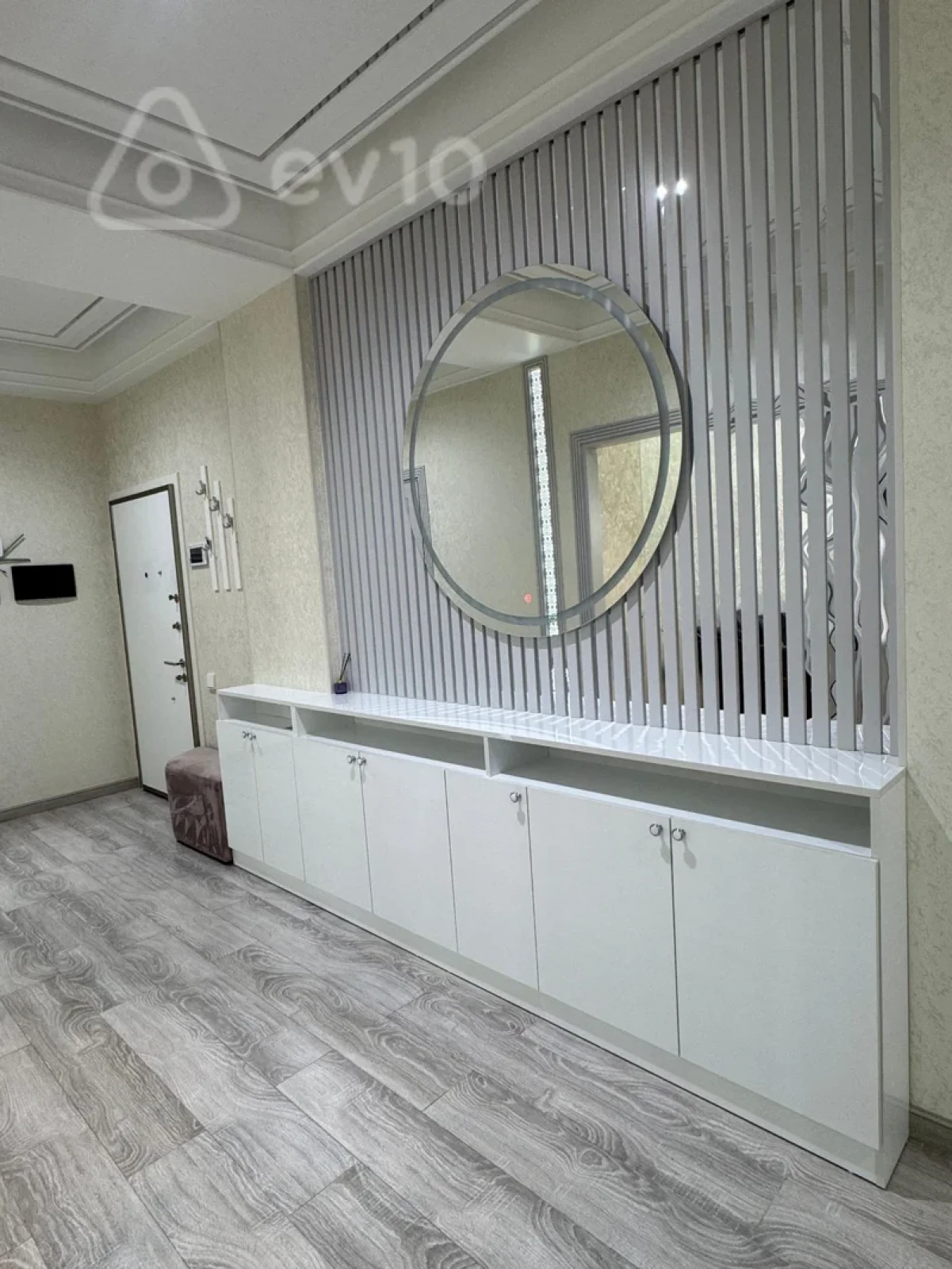 Kirayə verilir 3 otaqlı yeni tikili 180 m²