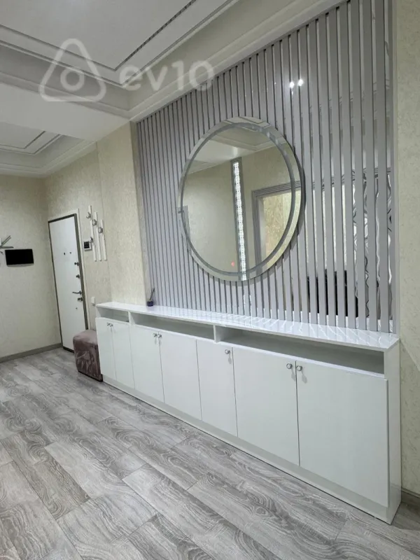 Kirayə verilir 3 otaqlı yeni tikili 180 m²