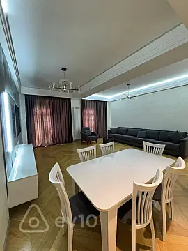 Kirayə verilir 3 otaqlı yeni tikili 180 m²