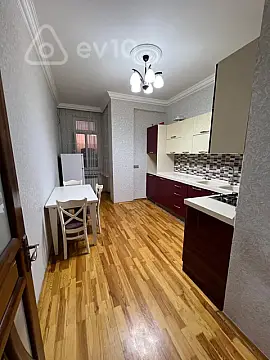 Kirayə verilir 2 otaqlı yeni tikili 83 m²