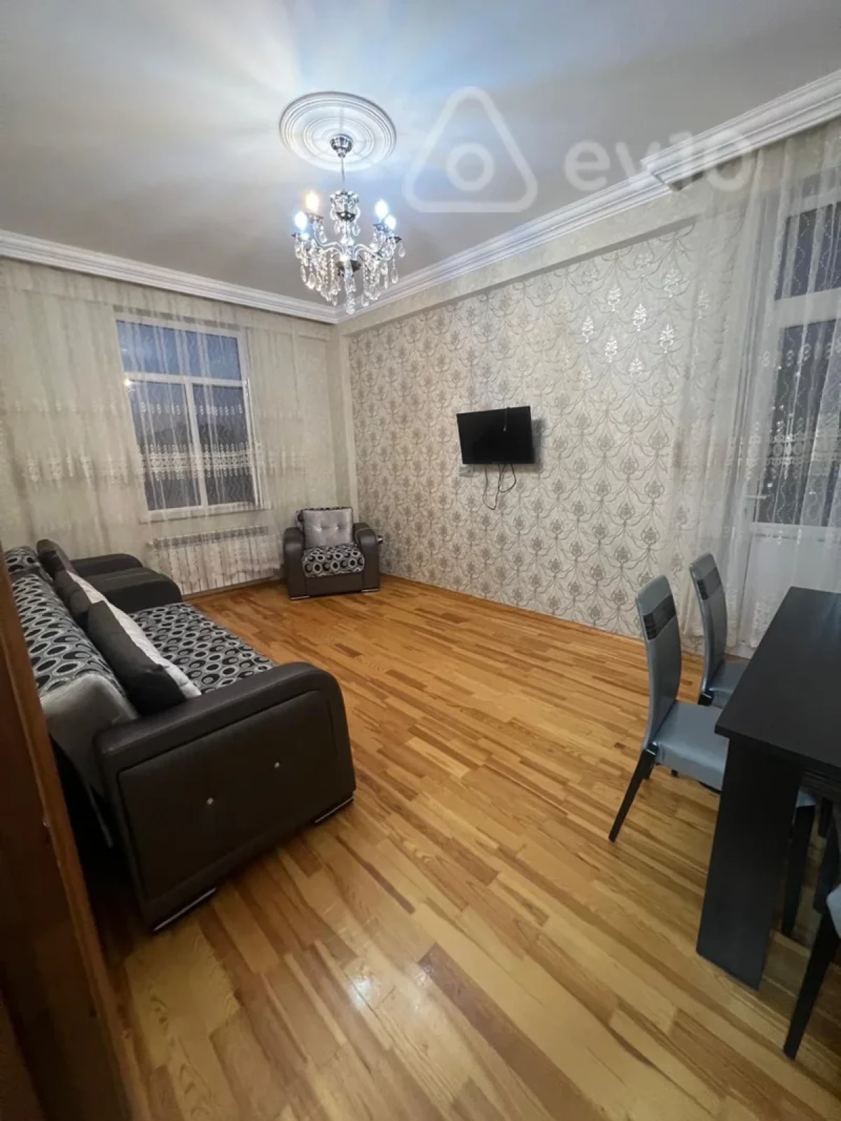 Kirayə verilir 2 otaqlı yeni tikili 83 m²