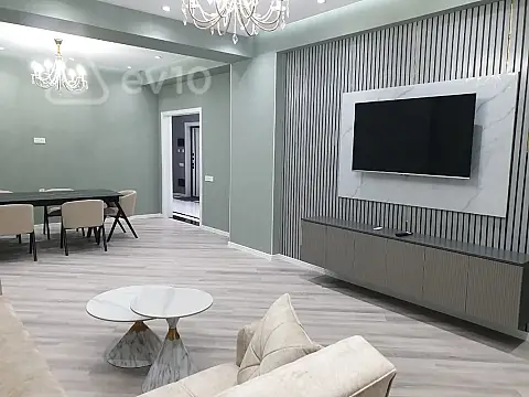 Kirayə verilir 3 otaqlı yeni tikili 140 m²