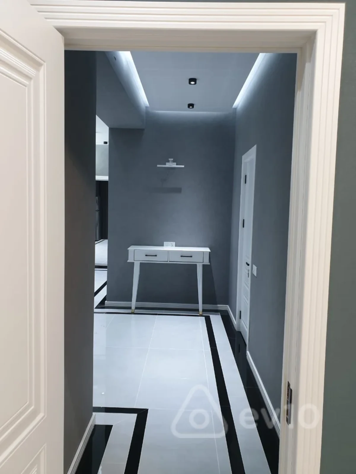 Kirayə verilir 3 otaqlı yeni tikili 140 m²