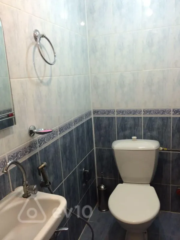 Kirayə verilir 4 otaqlı yeni tikili 200 m²