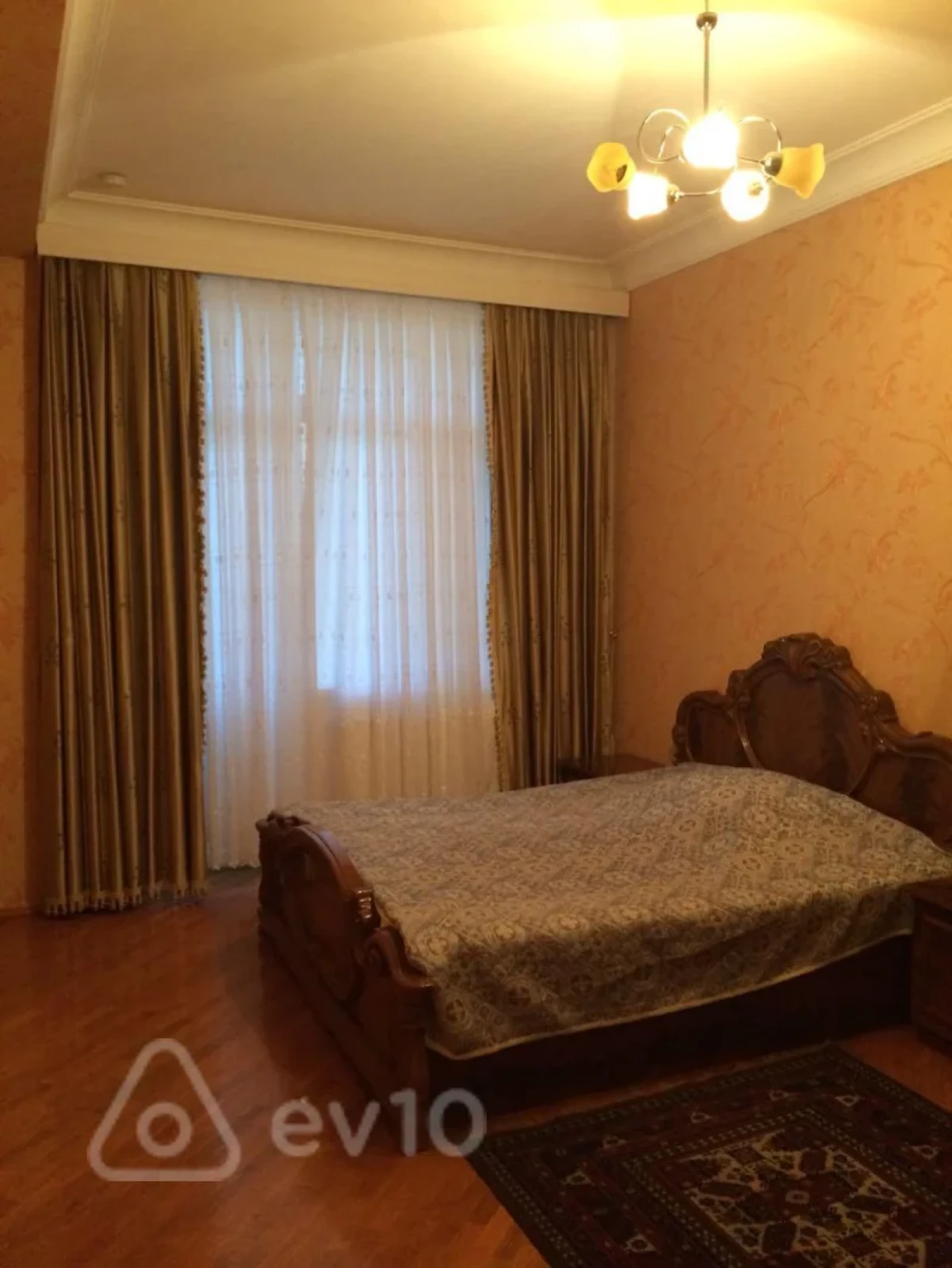 Kirayə verilir 4 otaqlı yeni tikili 200 m²