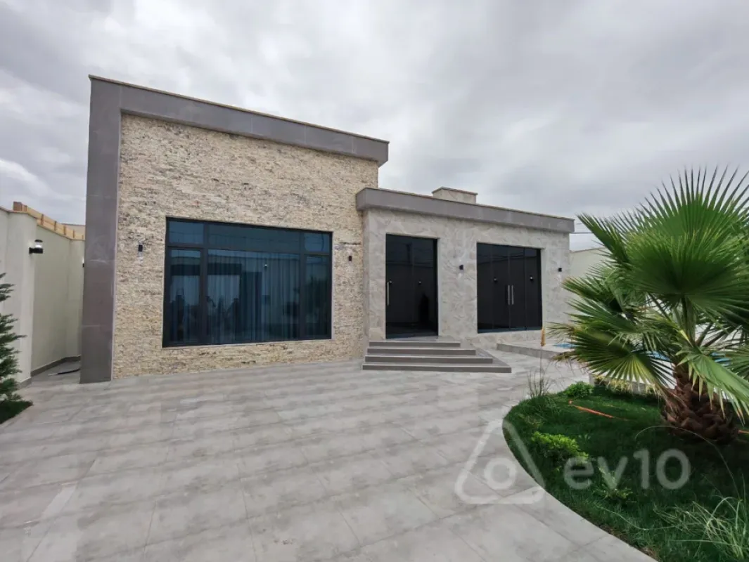 Satılır 4 otaqlı həyət evi 200 m²