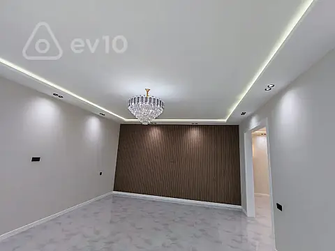 Satılır 4 otaqlı həyət evi 200 m²