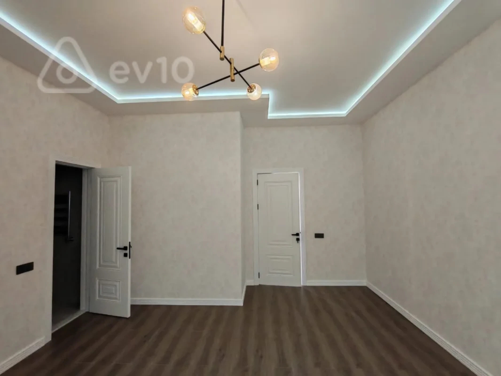 Satılır 4 otaqlı həyət evi 200 m²