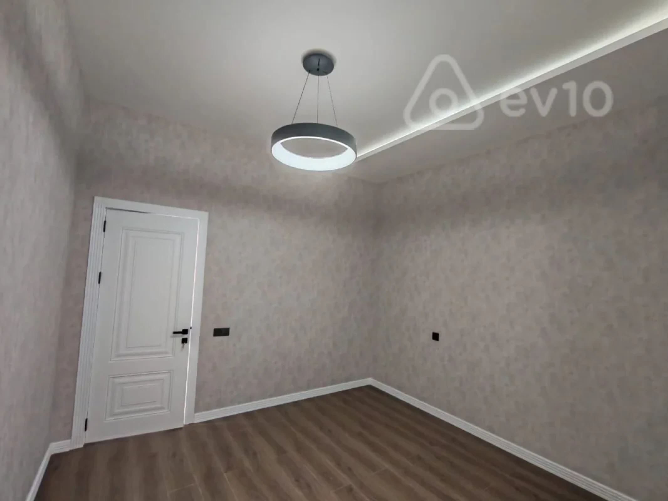 Satılır 4 otaqlı həyət evi 200 m²