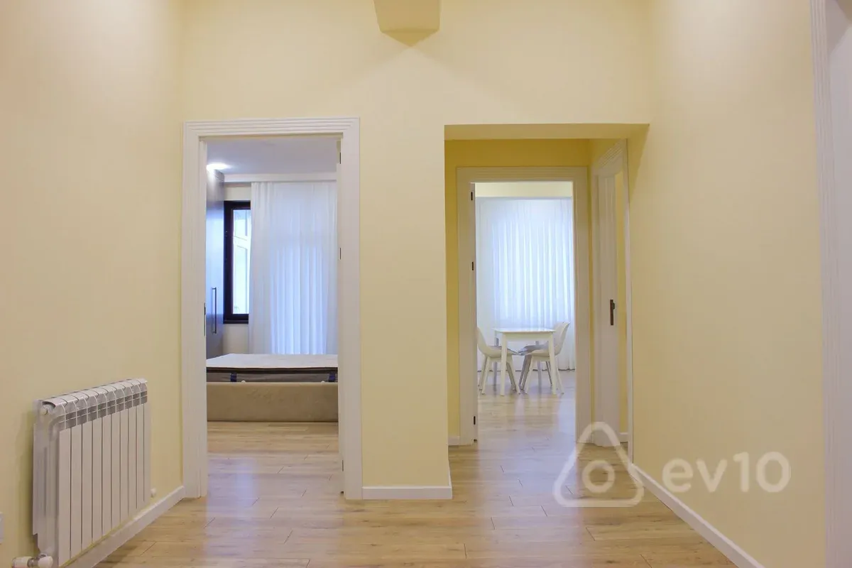 Kirayə verilir 3 otaqlı yeni tikili 137 m²