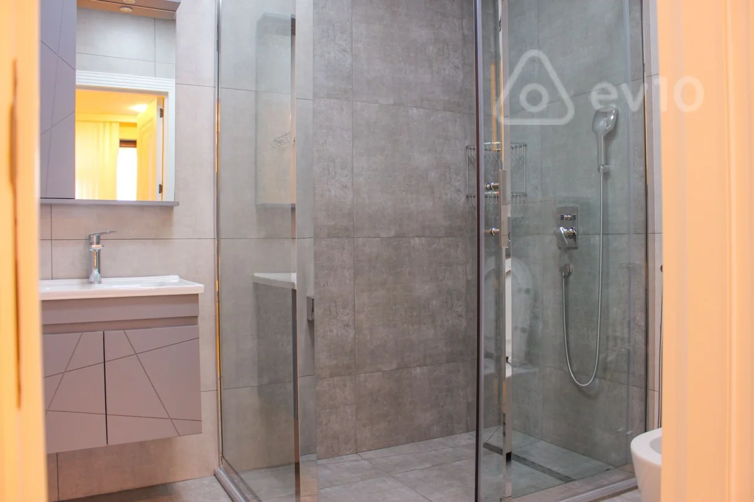 Kirayə verilir 3 otaqlı yeni tikili 137 m²