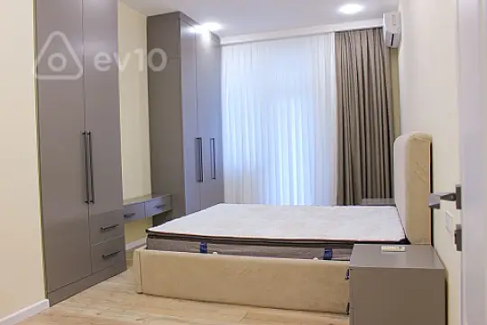 Kirayə verilir 3 otaqlı yeni tikili 137 m²