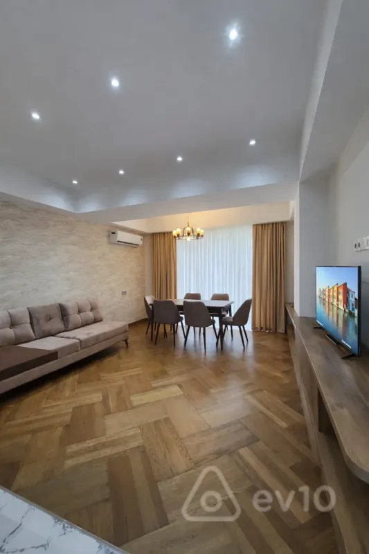 Kirayə verilir 3 otaqlı yeni tikili 110 m²
