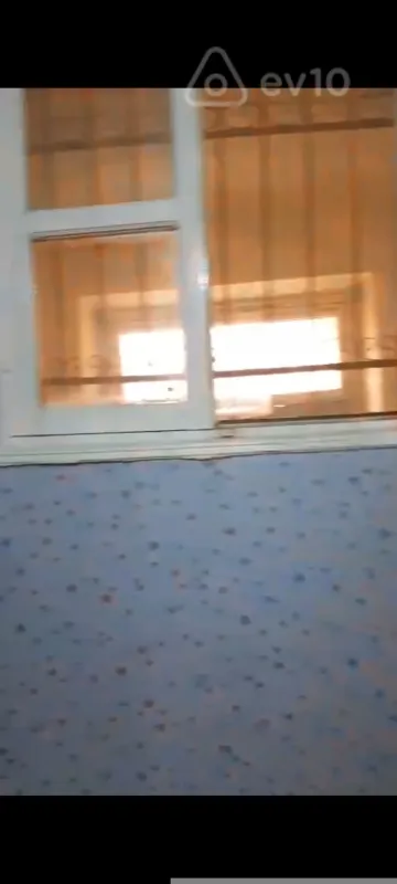 Kirayə verilir 3 otaqlı köhnə tikili 65 m²