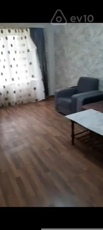 Kirayə verilir 3 otaqlı köhnə tikili 65 m²