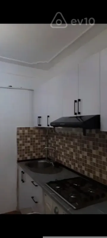 Kirayə verilir 3 otaqlı köhnə tikili 65 m²