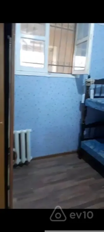 Kirayə verilir 3 otaqlı köhnə tikili 65 m²