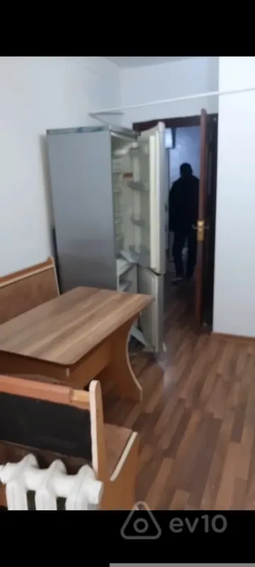 Kirayə verilir 3 otaqlı köhnə tikili 65 m²