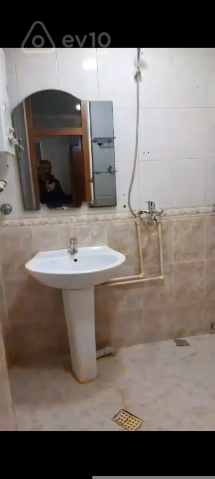 Kirayə verilir 3 otaqlı köhnə tikili 65 m²