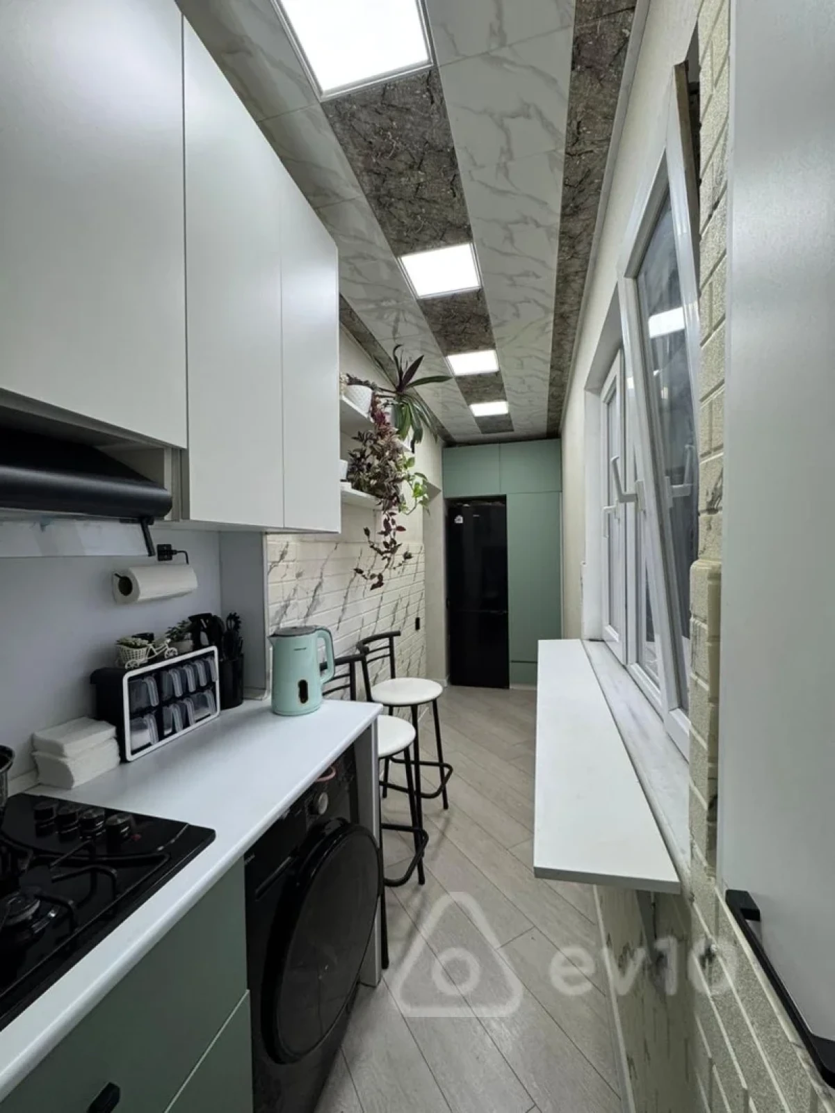 Satılır 4 otaqlı köhnə tikili 70 m²