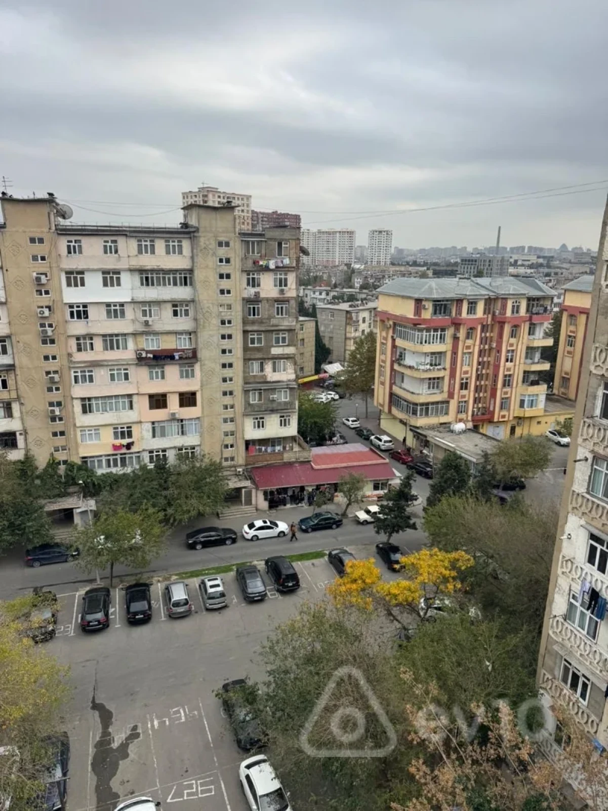 Satılır 4 otaqlı köhnə tikili 70 m²