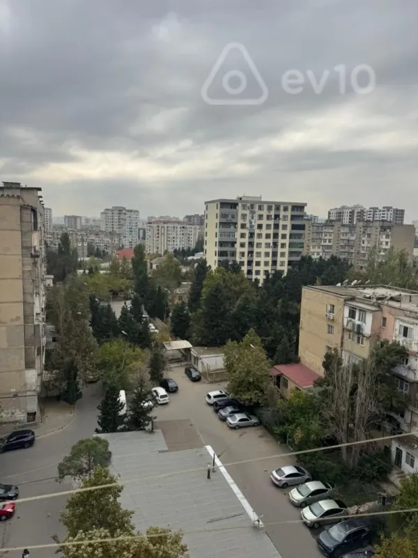 Satılır 4 otaqlı köhnə tikili 70 m²