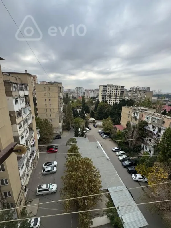 Satılır 4 otaqlı köhnə tikili 70 m²