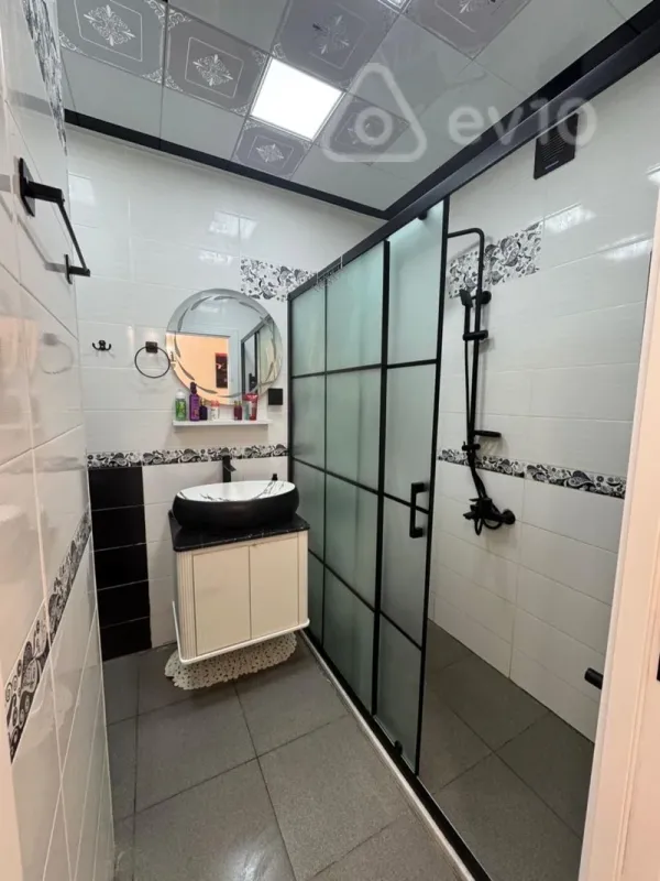 Satılır 4 otaqlı köhnə tikili 70 m²