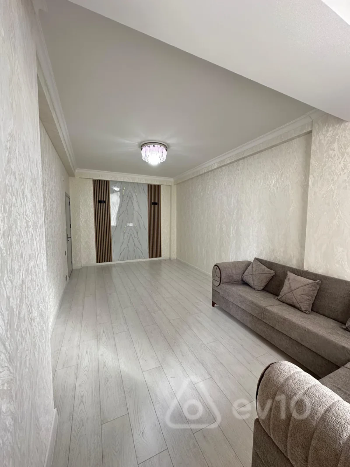 Satılır 2 otaqlı yeni tikili 70 m²