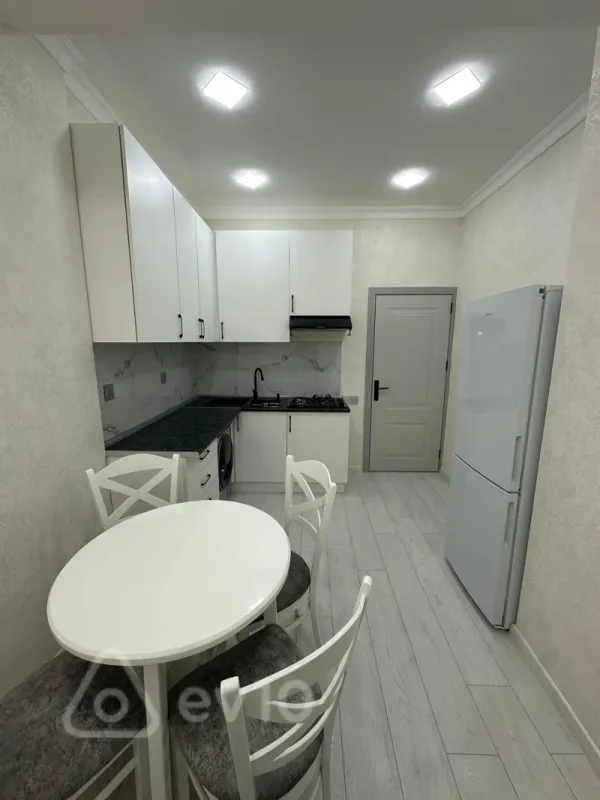 Satılır 2 otaqlı yeni tikili 70 m²