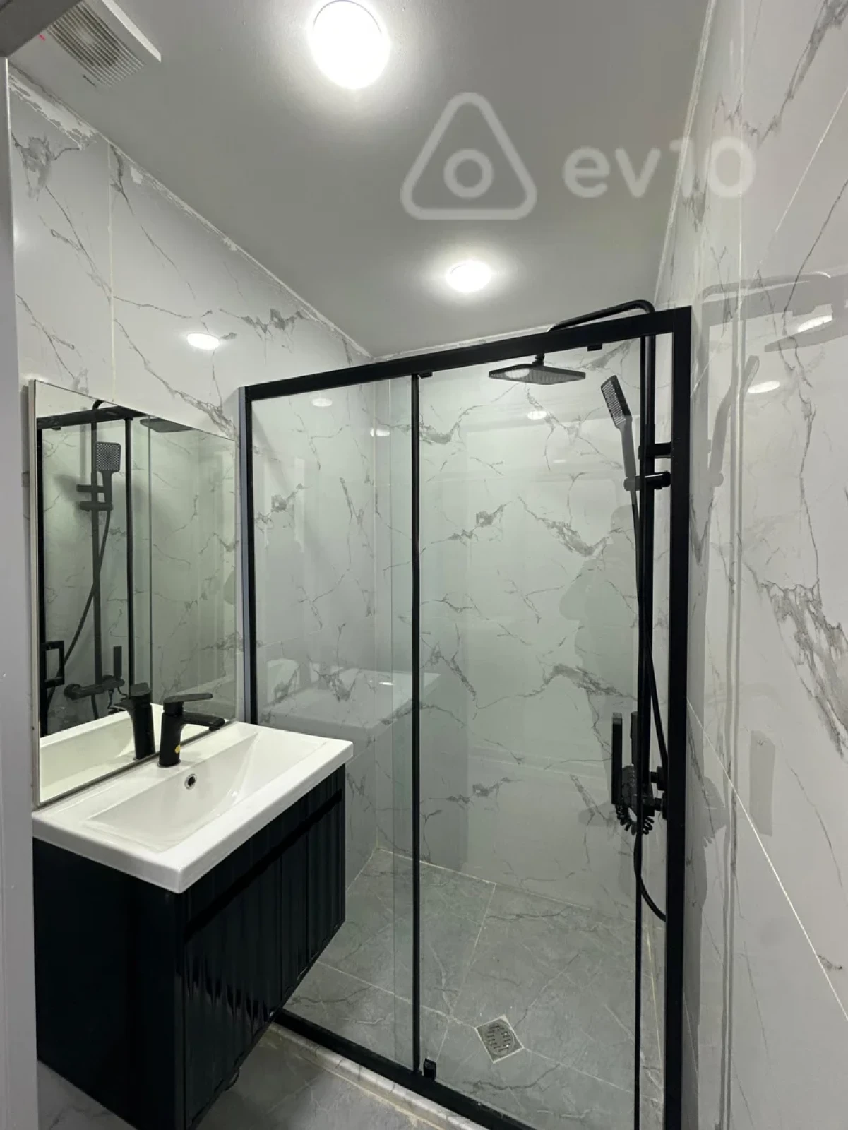 Satılır 2 otaqlı yeni tikili 70 m²