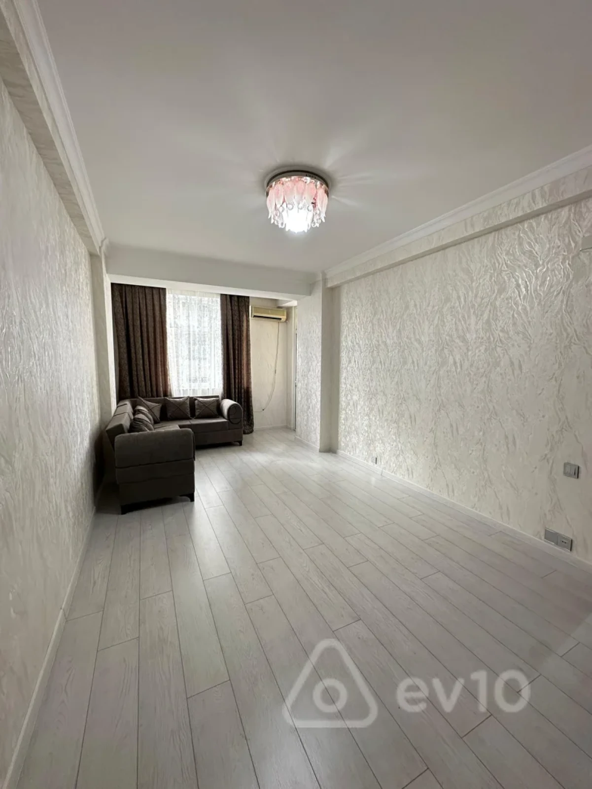 Satılır 2 otaqlı yeni tikili 70 m²